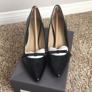 Ann Taylor Patent Leather Kitten Heels with Bow